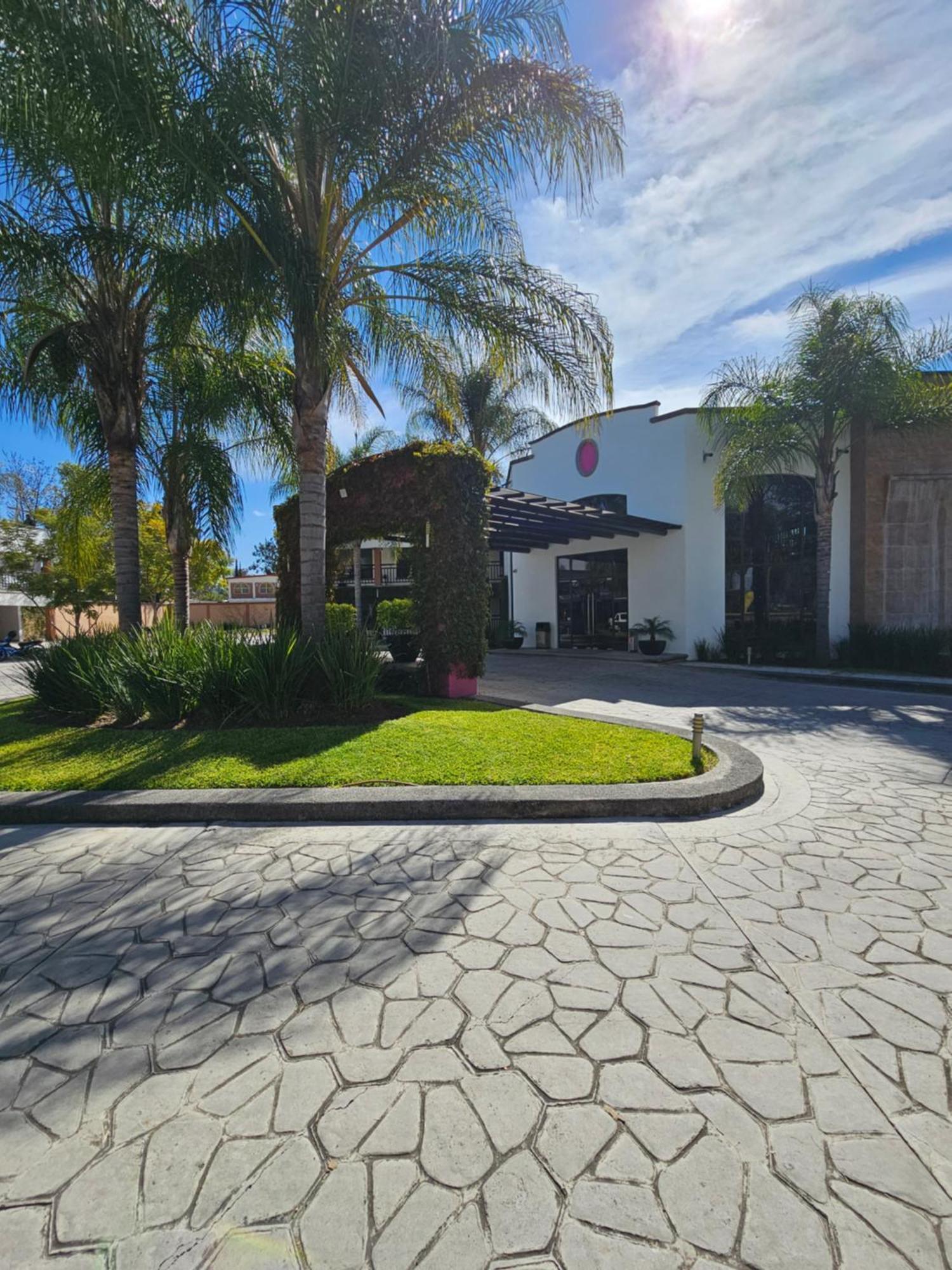 Hotel Ejecutivo Aeropuerto Alvaro Obregon Екстериор снимка