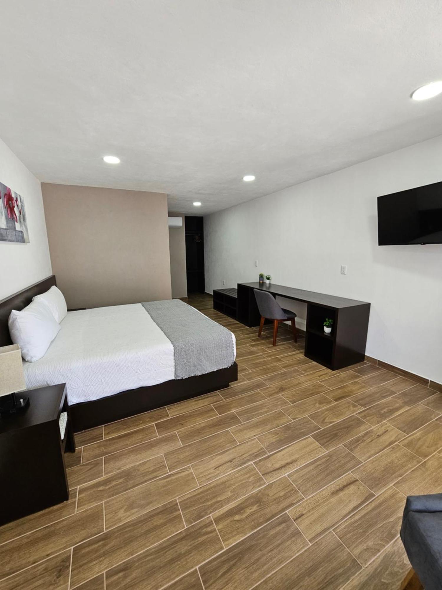 Hotel Ejecutivo Aeropuerto Alvaro Obregon Екстериор снимка